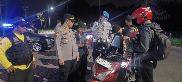 Tingkatkan Kamtibmas, Polsek Serang Baru Gelar Oprasi Kejahatan Jalan (OKj) Dan Sasar 3c .