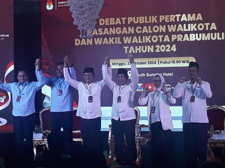 DEBAT TIGA PASANGAN CALON WALIKOTA DAN WAKIL WALIKOTA DI PRABUMULIH