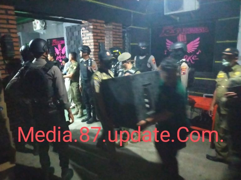TNI POLRI DAN SATPOL PP BERGABUNG MERAZIA HIBURAN MALAM DI SEKITARAN KOTA KUDUS