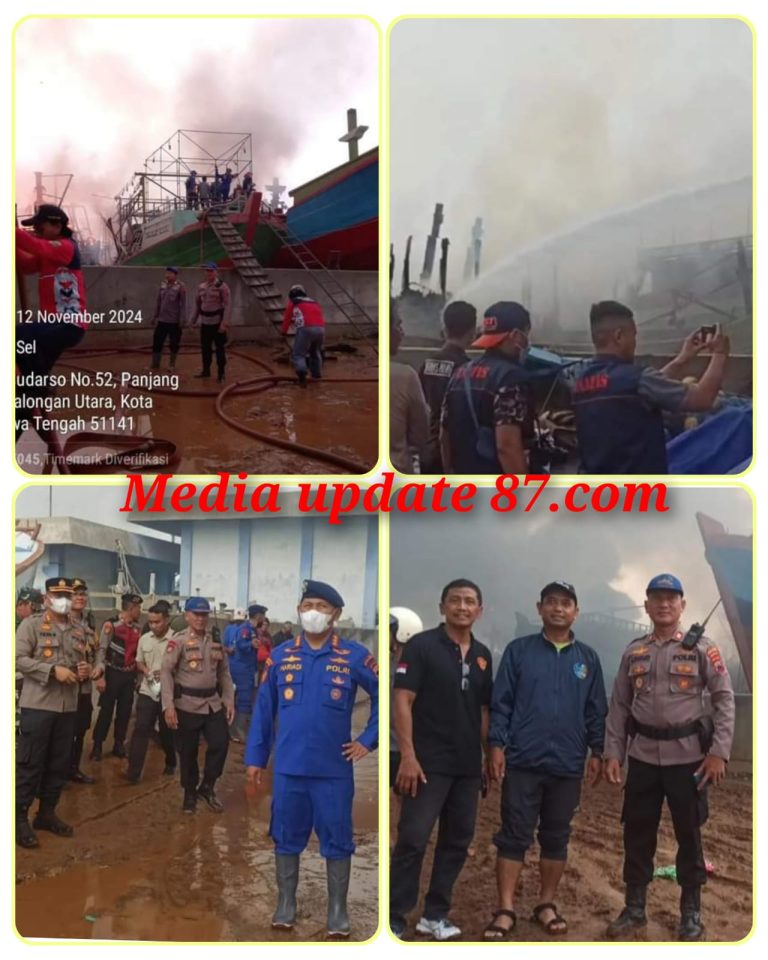 12 KAPAL IKAN TERBAKAR DI PELABUHAN PEKALONGAN