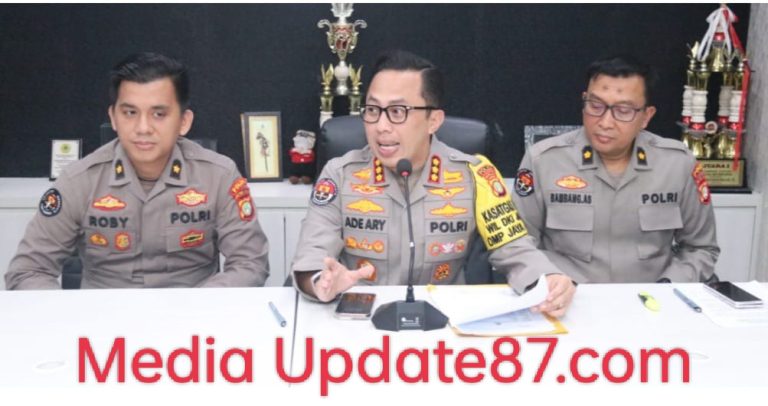 Pengemudi Toyota Yaris ” Koboi ” Yang Todongkan Pistol Di Tol Bekasi Di Buru Polisi