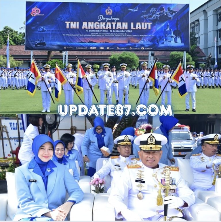 PANGKORMAR BERSAMA KETUA GABUNGAN JALASENASTRI KORMAR HADIRI PERINGATAN KE 80 TNI AL