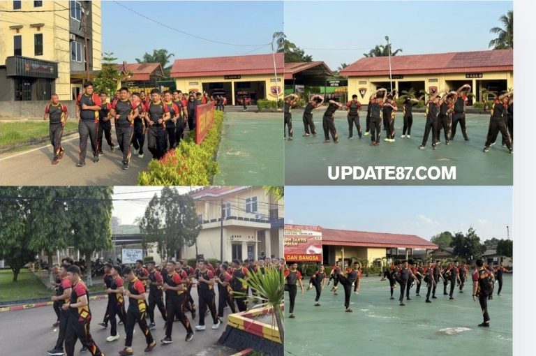 Personel Staf Satbrimob Polda Sumsel Laksanakan Olahraga Lari Bersama