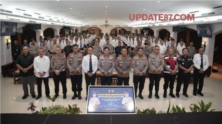 DANSAT BRIMOB POLDA SUMSEL KOMBES POL. SUSNADI, S.I.K. MENGHADIRI KEGIATAN PEMBUKAAN LATKATPUAN FUNGSI TEKNIS INTELKAM POLRI DIREKTORAT INTELKAM DAN JAJARAN POLDA SUMSEL